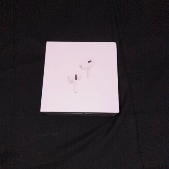 Apple AirPods Pro with White Charging Case